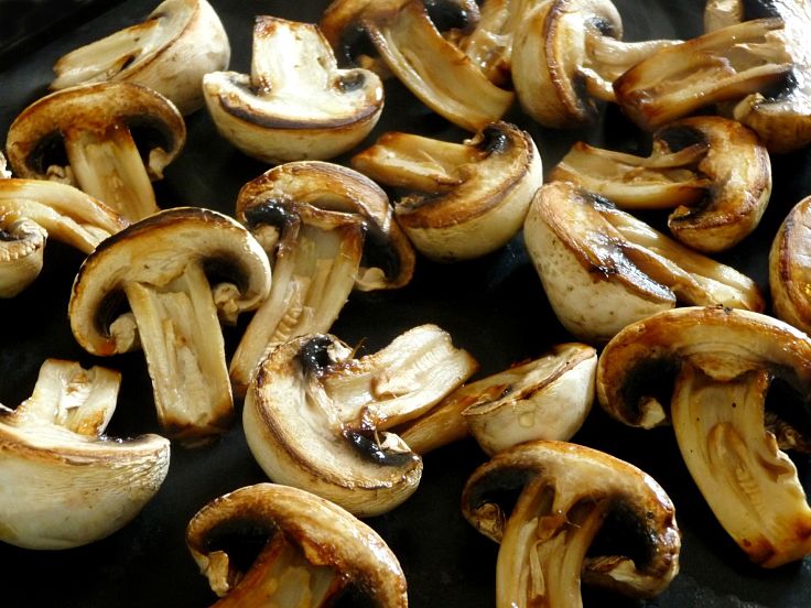 Cutting mushrooms in half is the best way to prepare mushrooms for grilling 