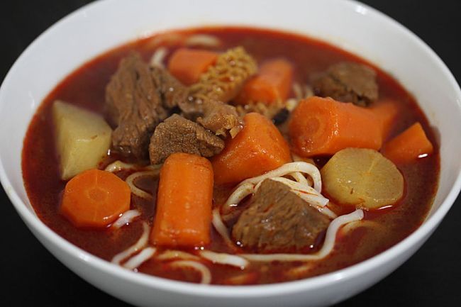 Slow cooked meals produce tender tasty meat and vegetables dishes provided the right methods are used. See tips and guides for using a slow cooker properly